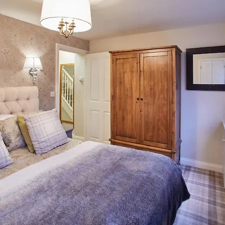 Host & - Spyglass 1708