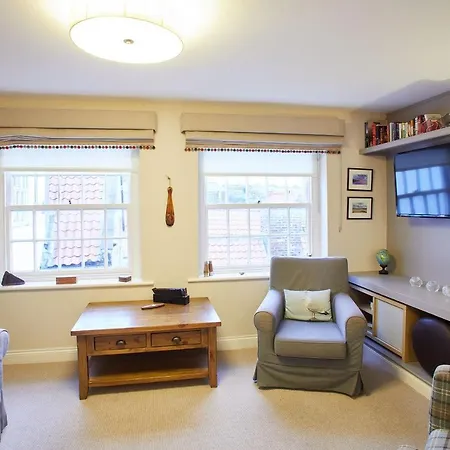 Host & - Spyglass 1708