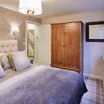 Host & - Spyglass 1708